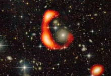 GMRT在一個(gè)遙遠(yuǎn)的星系周圍發(fā)現(xiàn)了一個(gè)巨大的氫氣環(huán)
