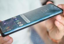 一些Motorola Edge +所有者報告嚴重的顯示缺陷