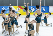 北京市第四屆中小學生花樣滑冰隊列滑比賽在昌平世紀星冰場舉行
