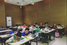 要素養(yǎng)更要成績(jī)，詩竹語文開創(chuàng)語文教育新風(fēng)范