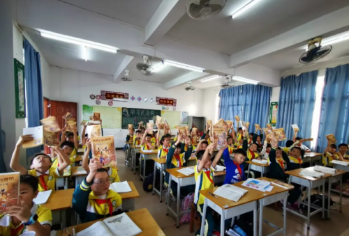書(shū)香進(jìn)校園 海豹閱讀打造小學(xué)生優(yōu)秀共讀種子班級(jí)