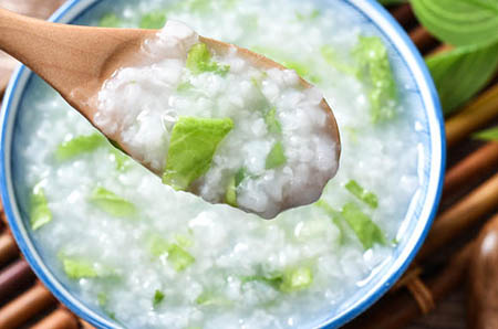 采蜜的小蜜蜂簡(jiǎn)筆畫2