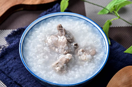 采蜜的小蜜蜂簡(jiǎn)筆畫4