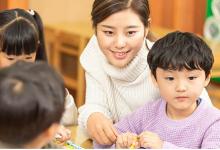 萬(wàn)圣節(jié)五彩棕櫚飾品的制作方法