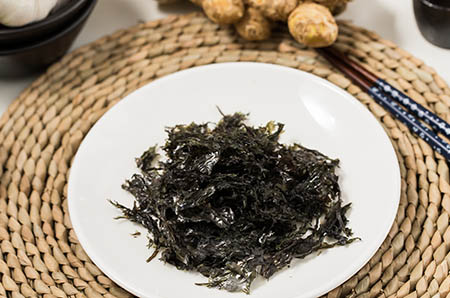 簡(jiǎn)單紙疊雪人掛飾手工制作2